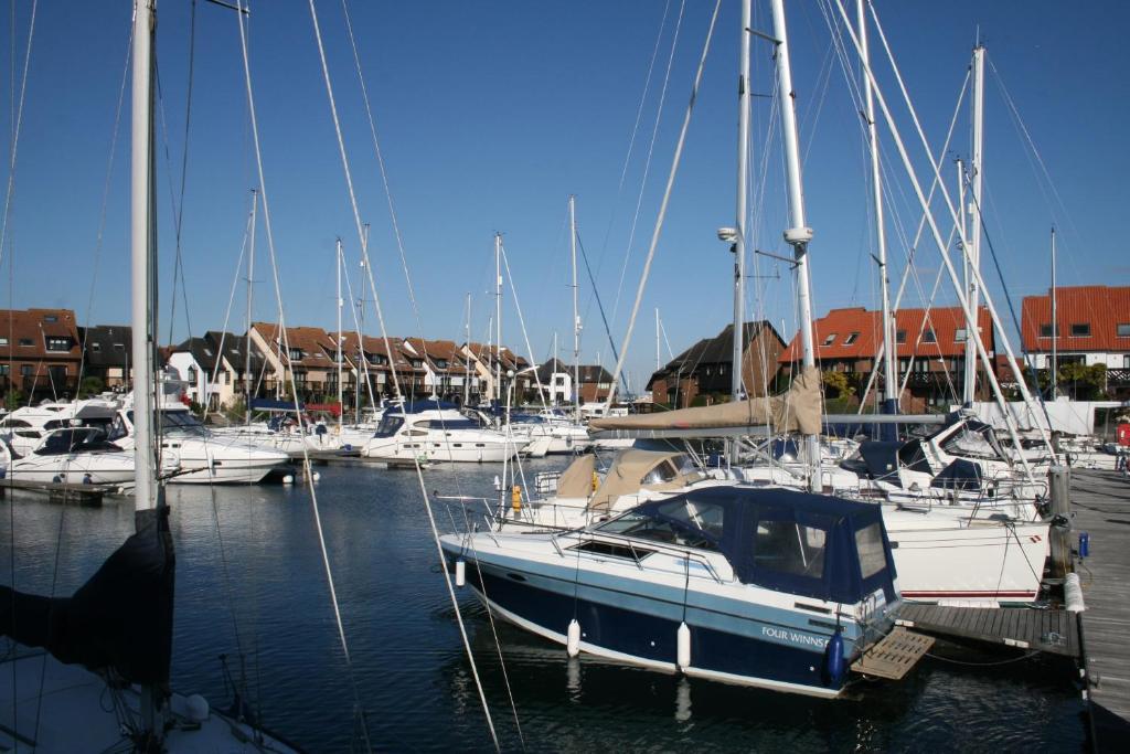 Boathouse Hotel Hythe  Exterior photo