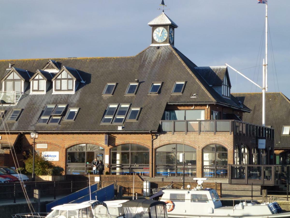 Boathouse Hotel Hythe  Exterior photo